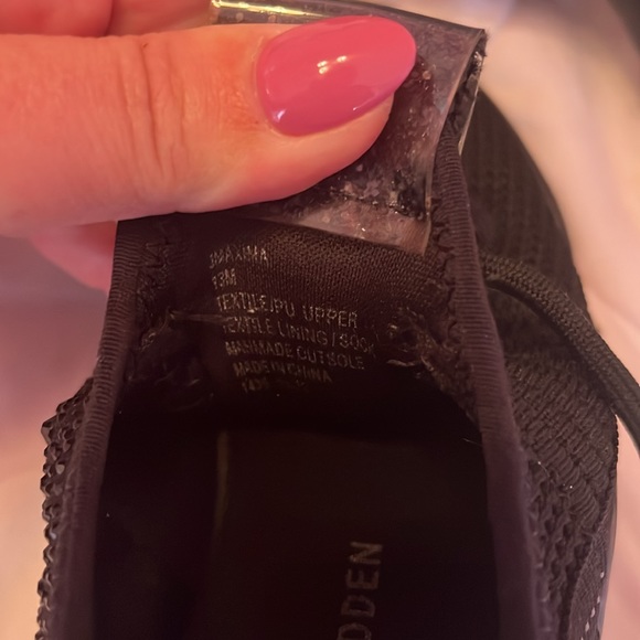 Girls black Steve Madden sneakers size 13 - Picture 5 of 5